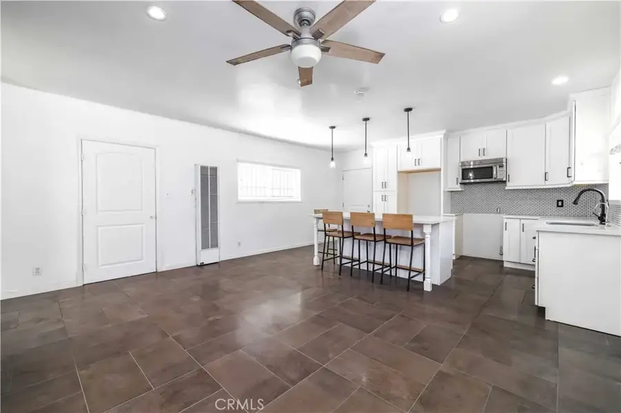 2432 E 112th Place, Los Angeles, CA 90059 - Image #2