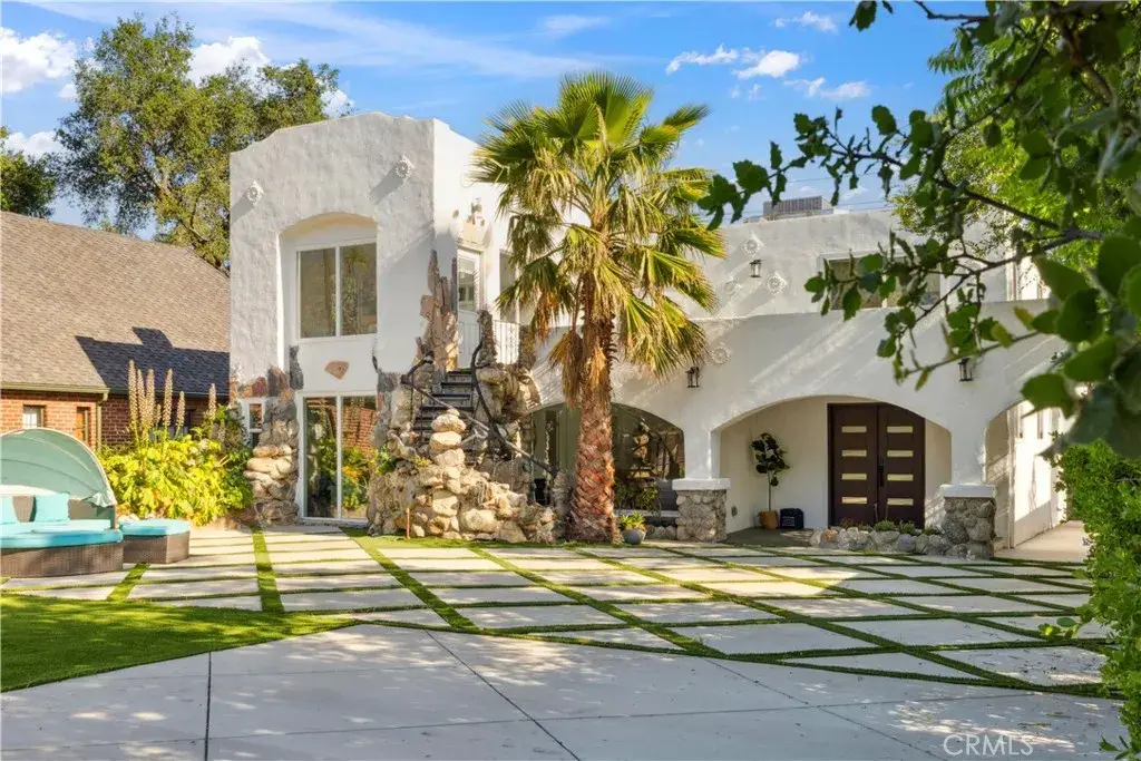 1290 E Woodbury, Pasadena, CA 91104 - Image #1