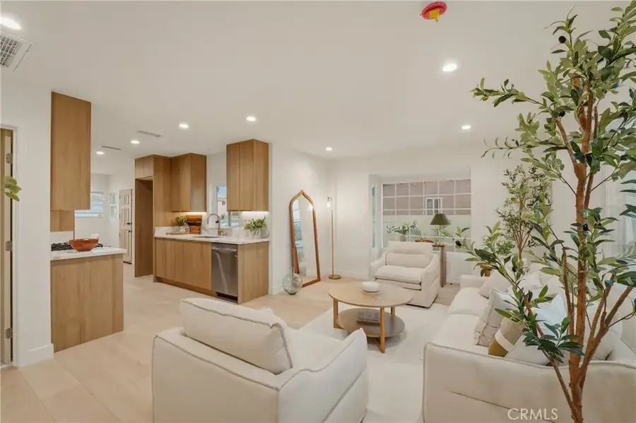 1111 W 98th Street, Los Angeles, CA 90044 - Image #3