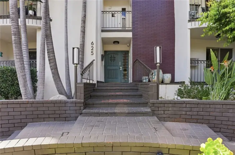625 N Flores #104, West Hollywood, CA 90048 - #3