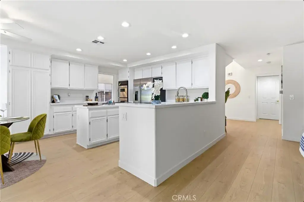 28360 Easton Lane, Saugus, CA 91350 - #1