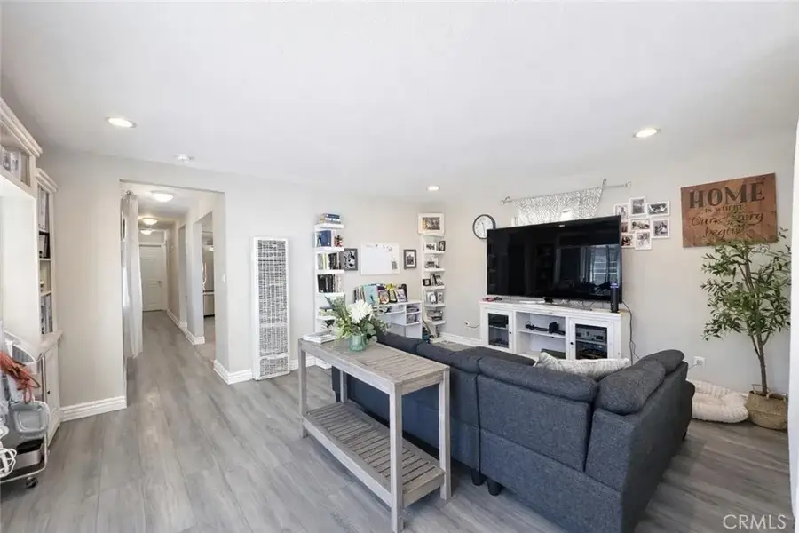 412 W 104th Street, Los Angeles, CA 90003 - #3