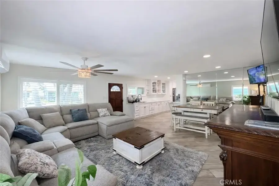 161 W Harcourt Street, Long Beach, CA 90805 - #3