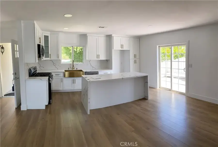 9401 Elsie Avenue, Northridge, CA 91324 - #2