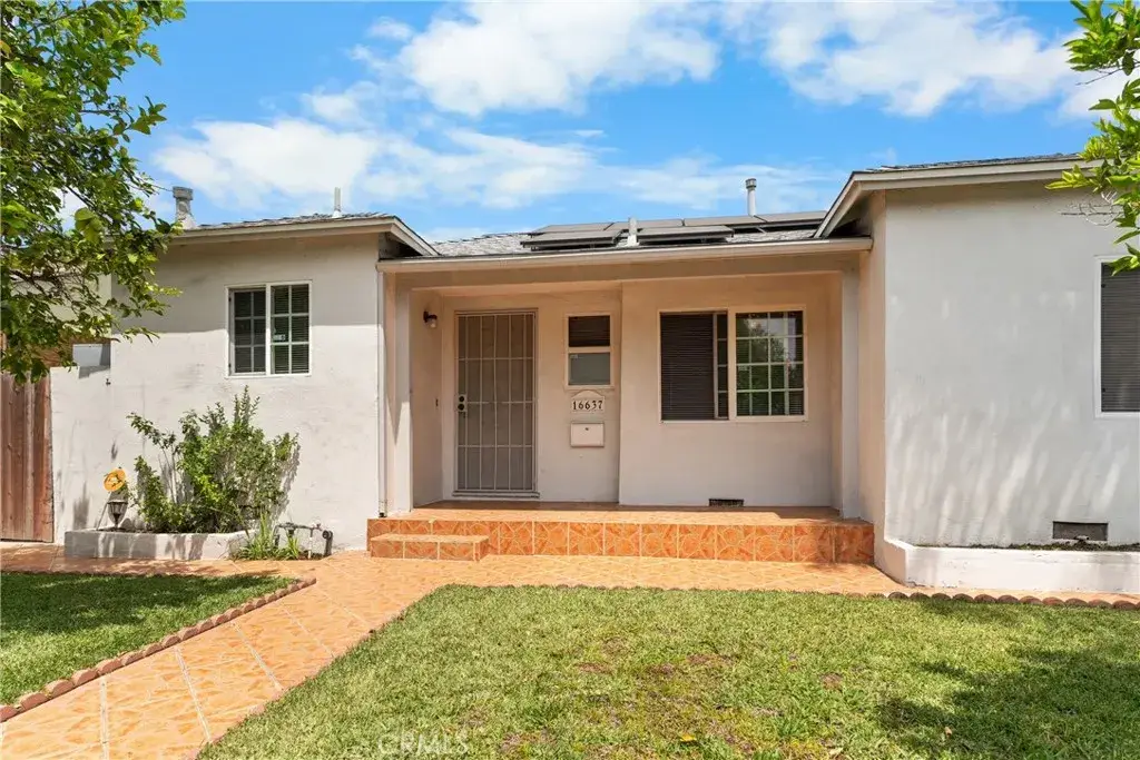 16637 Victory Boulevard, Van Nuys, CA 91406 - #1