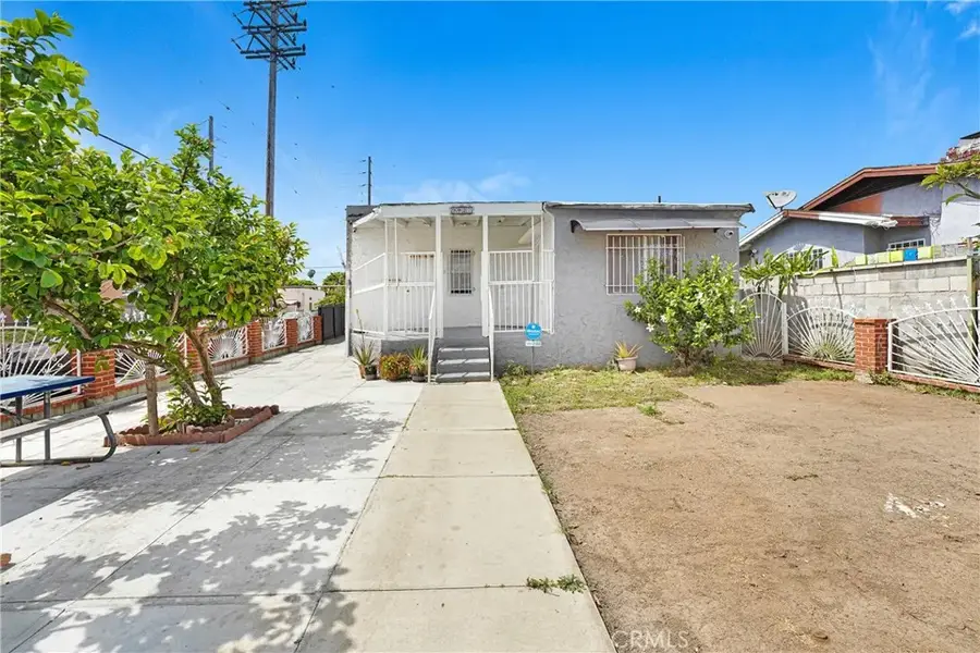 9027 Menlo, Los Angeles, CA 90044 - #3