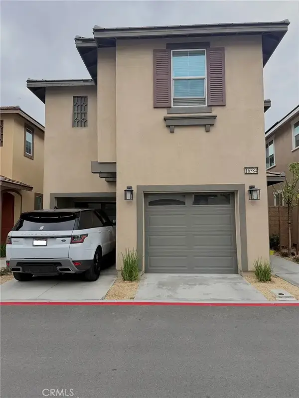 16584 Poppy Seed Ln, Fontana, CA 92336