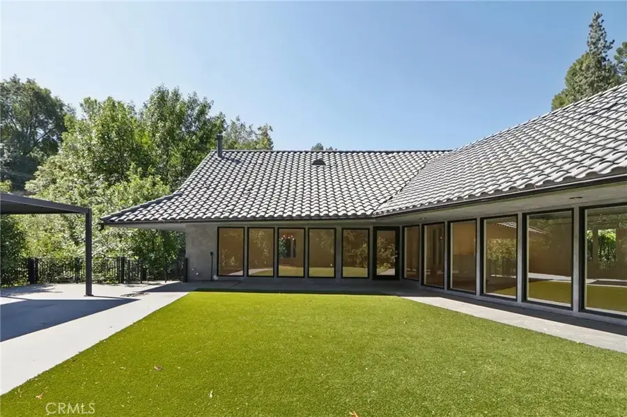 4900 Queen Victoria, Woodland Hills, CA 91364 - #3