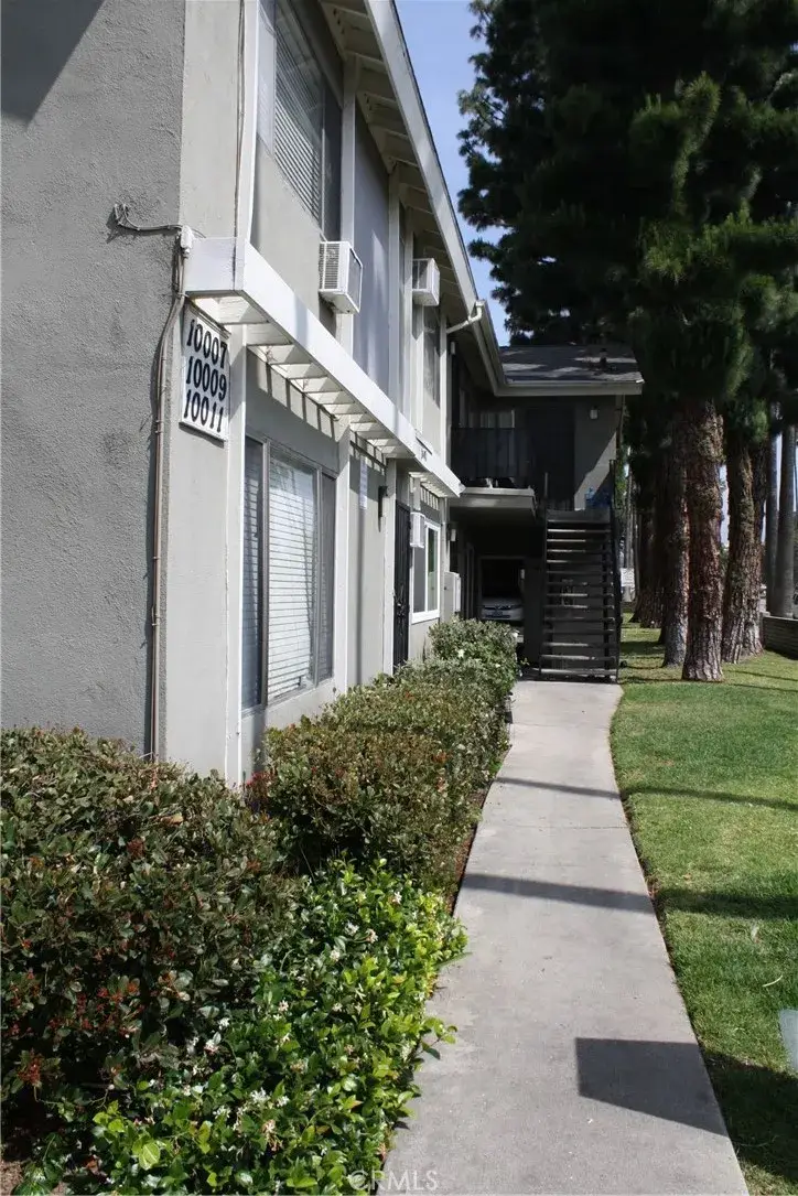 10011 Sepulveda, San Fernando Valley, CA 91345 - #2