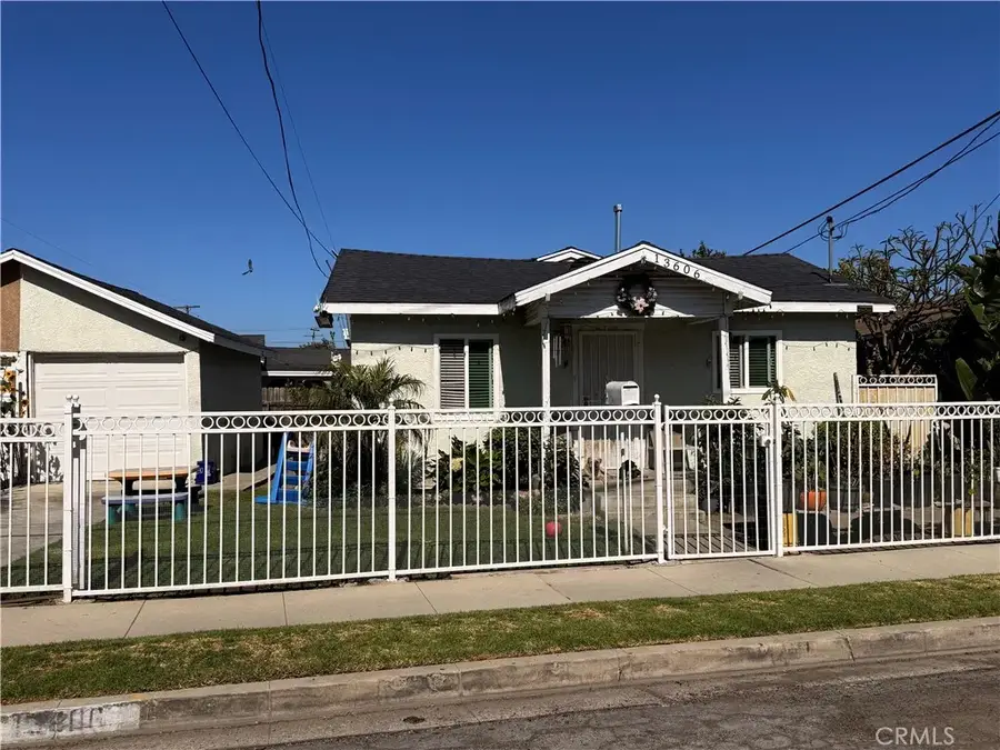 13606 S Largo Avenue, Compton, CA 90222 - #2