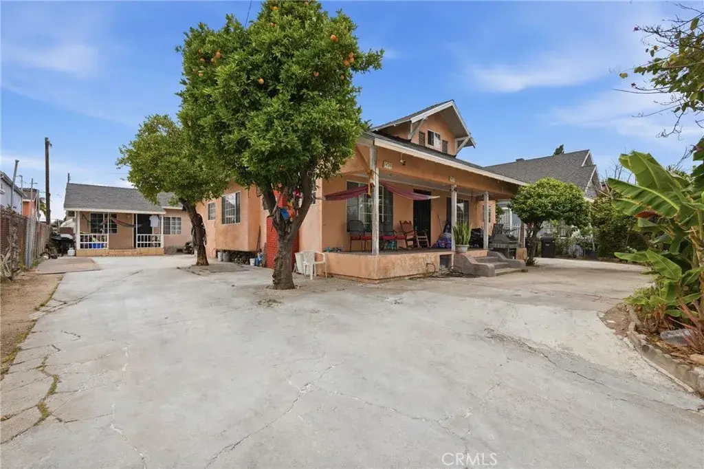 1472 W 37th St Street, Los Angeles, CA 90018 - #1