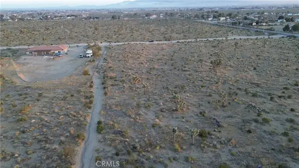 3098 La Nesa Rd, Phelan, CA 92371