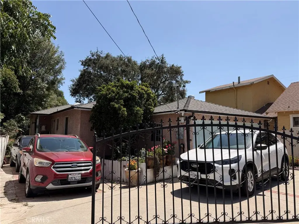 290 E Woodbury Rd, Altadena, CA 91001 - #1