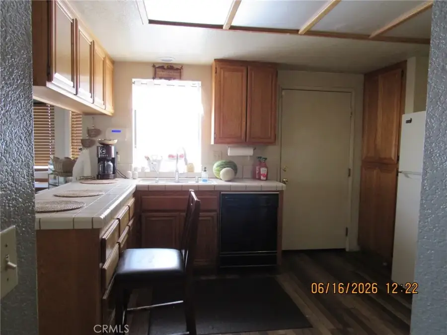 7183 Via Flores, Hesperia, CA 92345 - #3