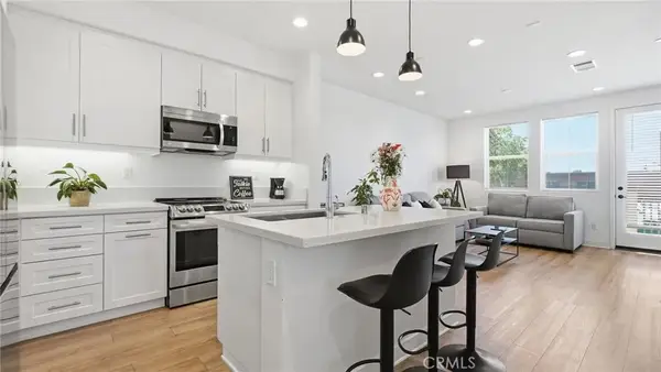 2560 Valentina, Commerce, CA 90040
