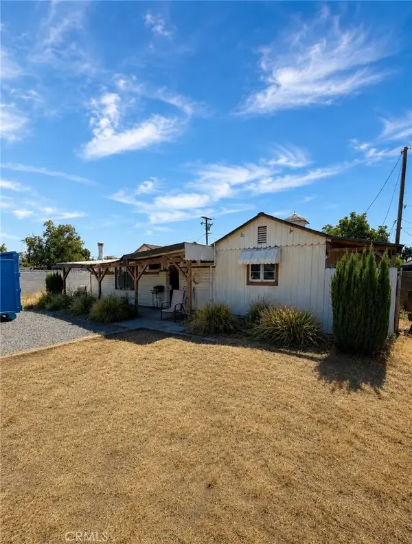 1082 S Santa Fe St, Hemet, CA 92543