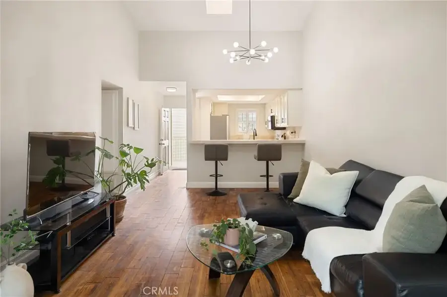 645 Chestnut #305, Long Beach, CA 90802 - #2