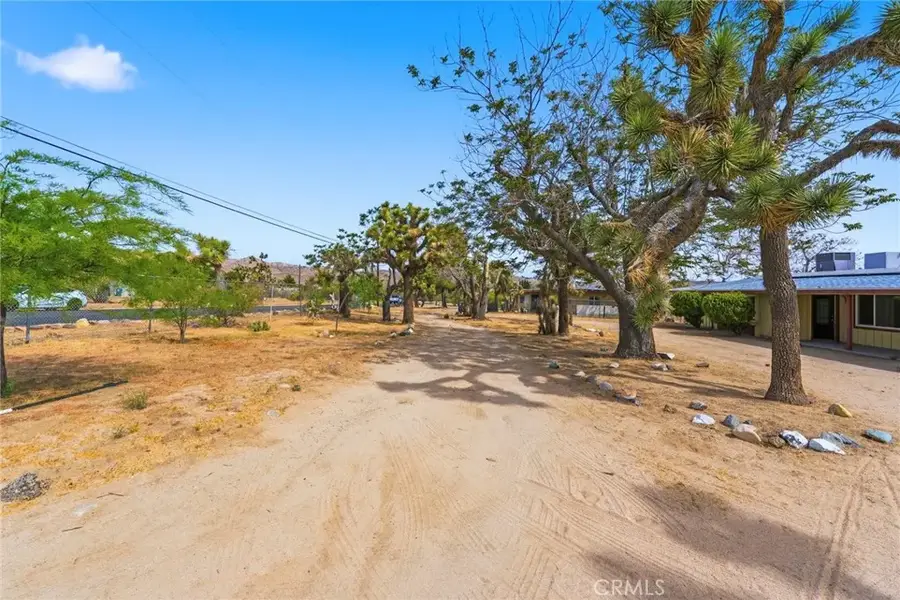 7425 Joshua View, Yucca Valley, CA 92284 - #3