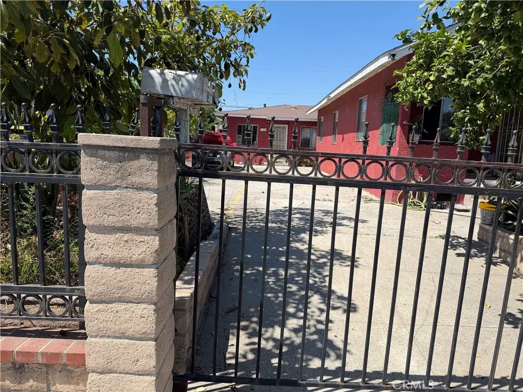 2023 E 76th, Los Angeles, CA 90001 - #1
