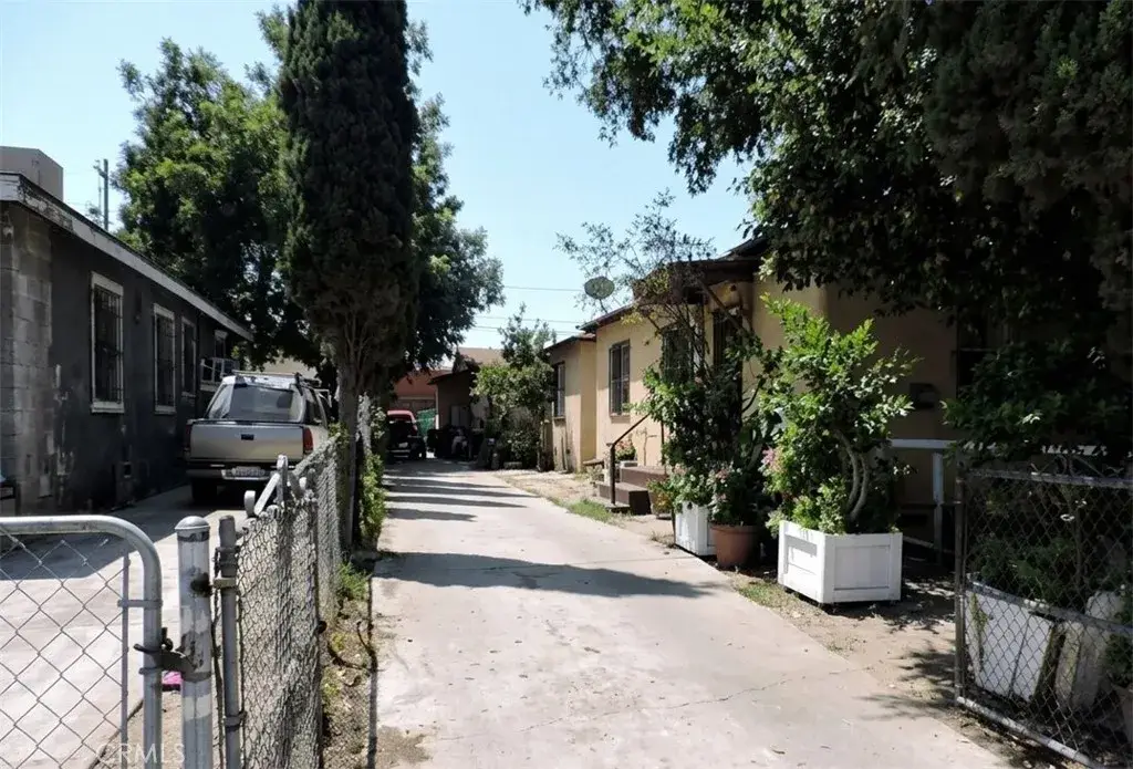 1350 E 43rd Street, Los Angeles, CA 90011 - #1