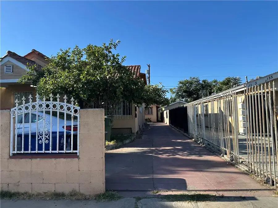 1137 W 61st, Los Angeles, CA 90044 - #2