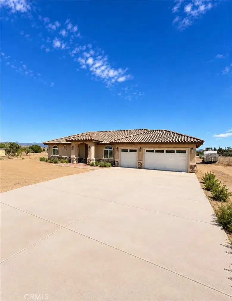 14749 Sultana, Hesperia, CA 92345 - #2