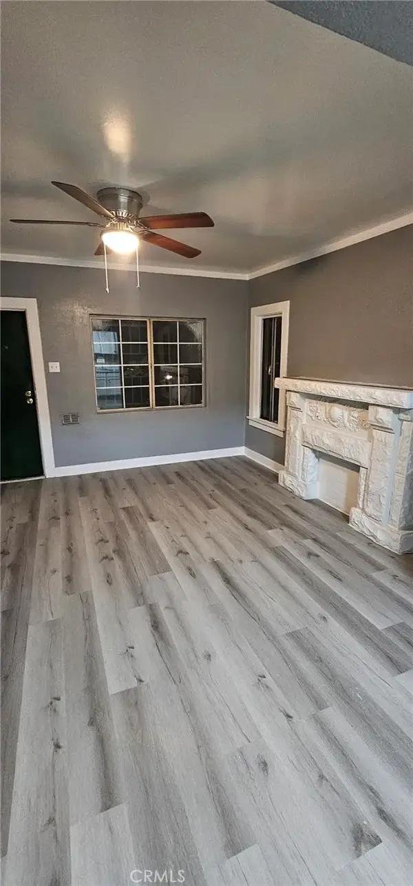 535 W 54th St, Los Angeles, CA 90037