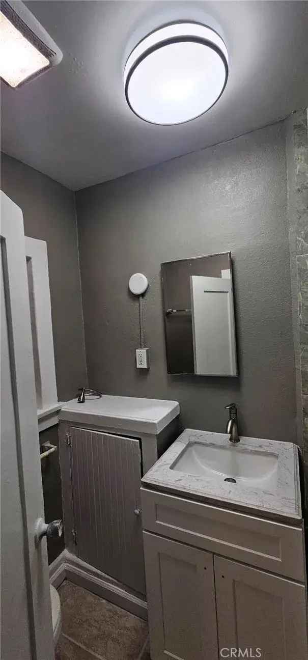 535 W 54th St, Los Angeles, CA 90037 - #2