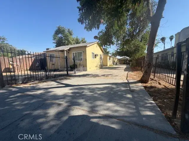 2037 Oregon Street, Bakersfield, CA 93305 - #1