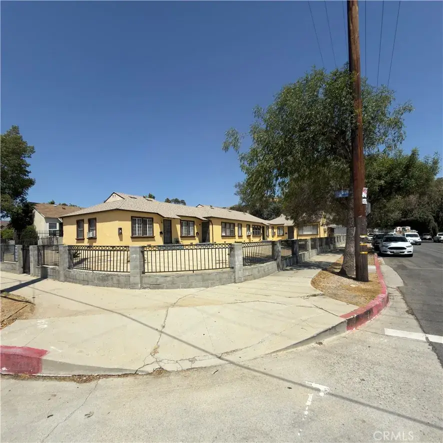 8100 De Garmo, Sun Valley, CA 91352 - #3