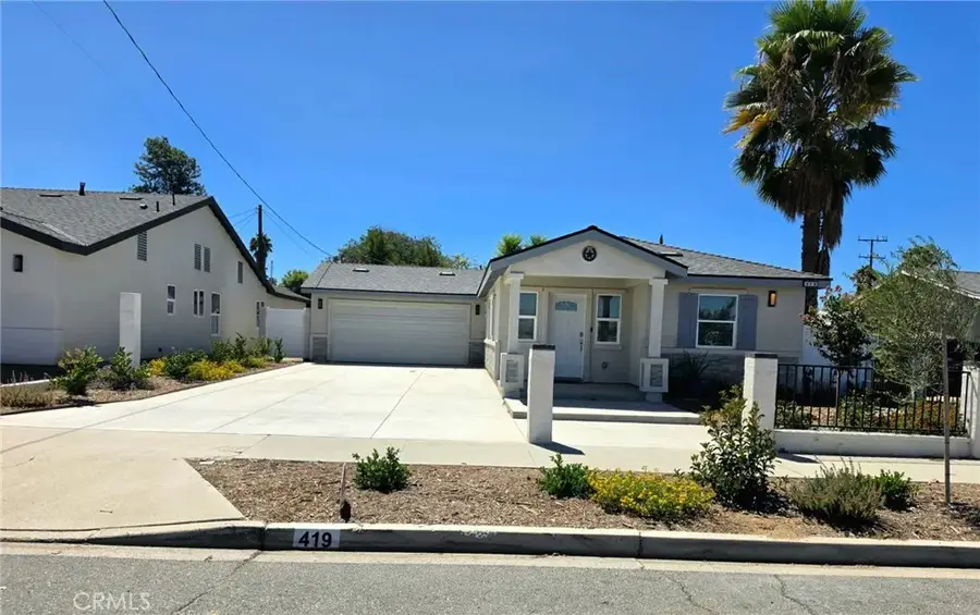 419 W Devonshire Avenue, Hemet, CA 92543 - #3