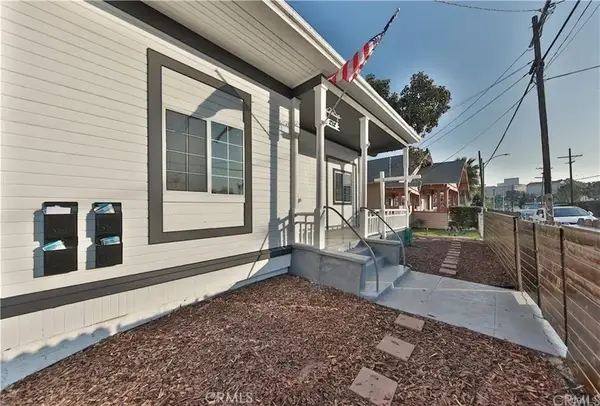 210 Belmont Avenue, Los Angeles, CA 90026