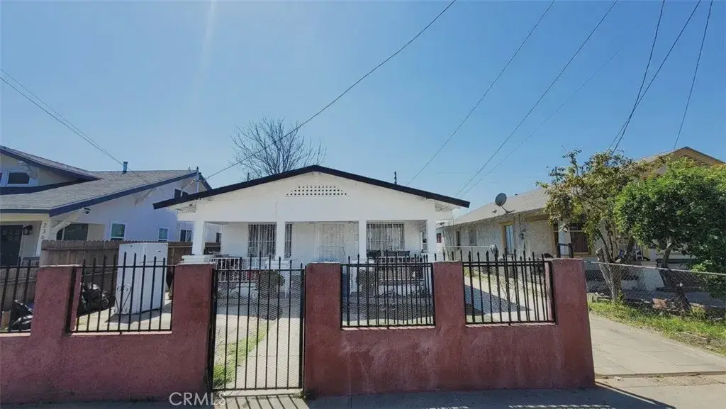 242 W 58th, Los Angeles, CA 90037 - #1