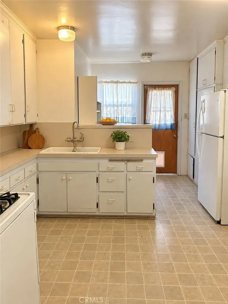 3303 Sequoia, South Gate, CA 90280 - #3