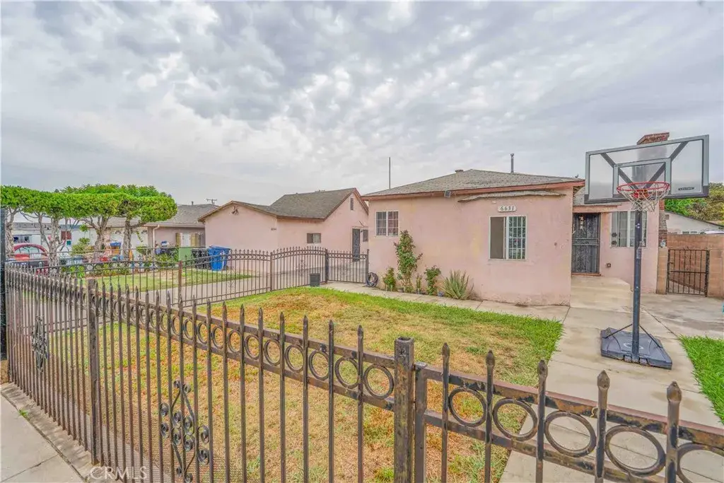 6631 El Selinda Avenue, Bell Gardens, CA 90201 - #1