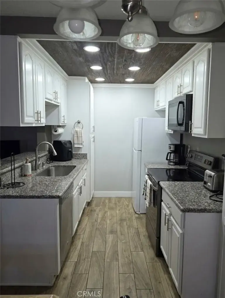 1735 E Whashington St, Colton, CA 92324 - #2