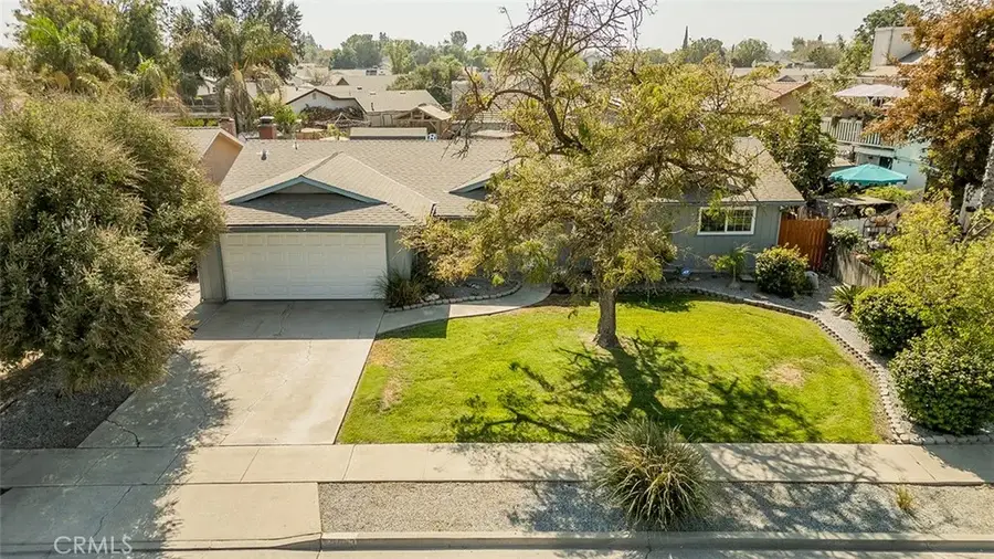 1093 Raymond Road, Hanford, CA 93230 - Image #2
