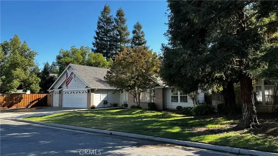 2369 E Minarets, Fresno, CA 93720 - Image #2