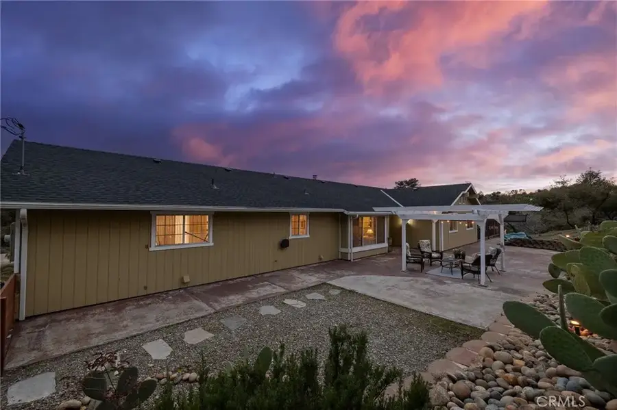 30301 Longview Lane East, Coarsegold, CA 93614 - Image #2