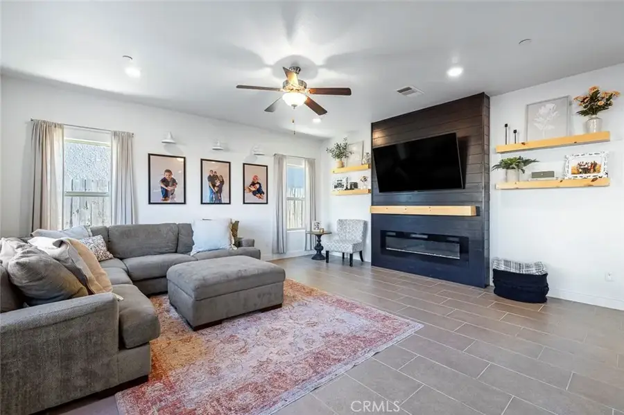 4085 Alamos, Clovis, CA 93619 - #3