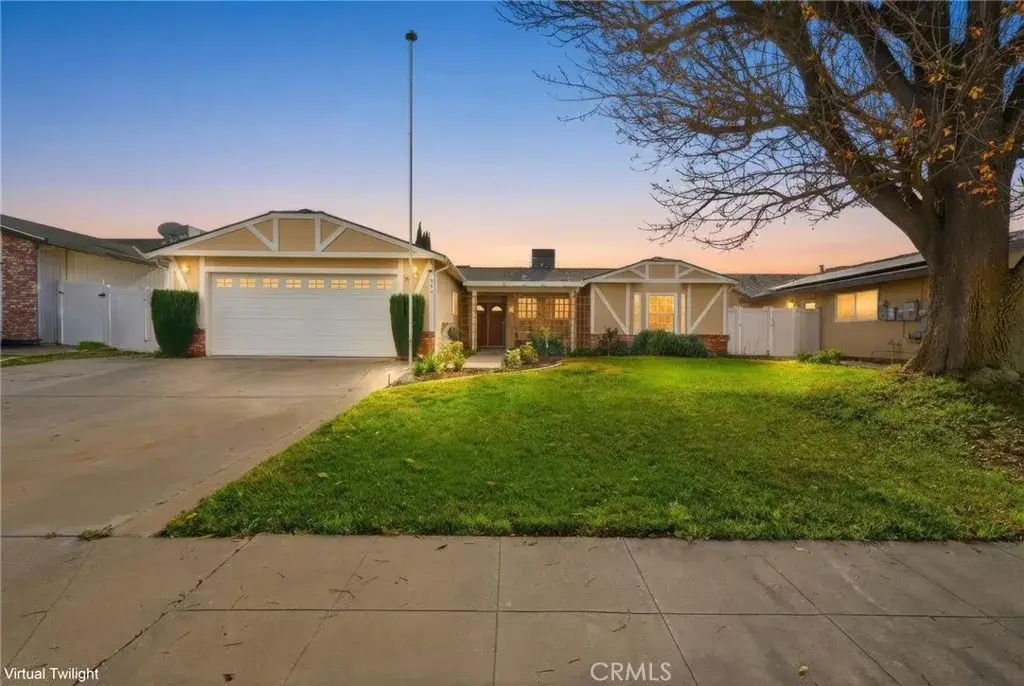 905 Redwood, Lemoore, CA 93245 - Image #1
