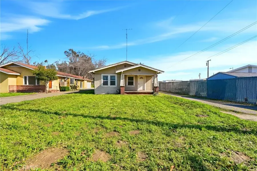 901 S 11th, Hanford, CA 93230 - #2