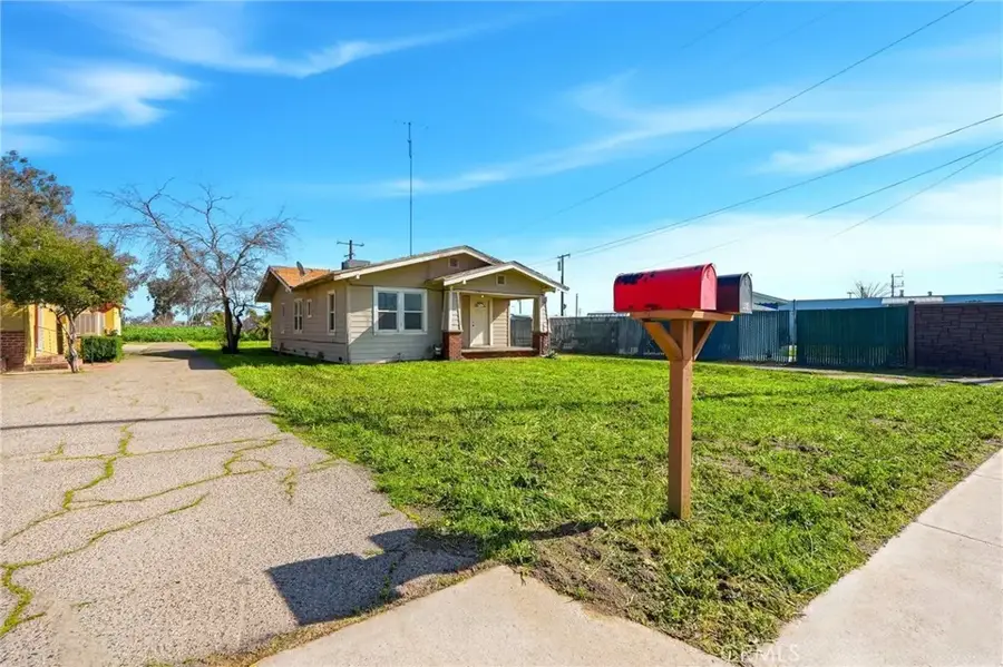 901 S 11th, Hanford, CA 93230 - #3