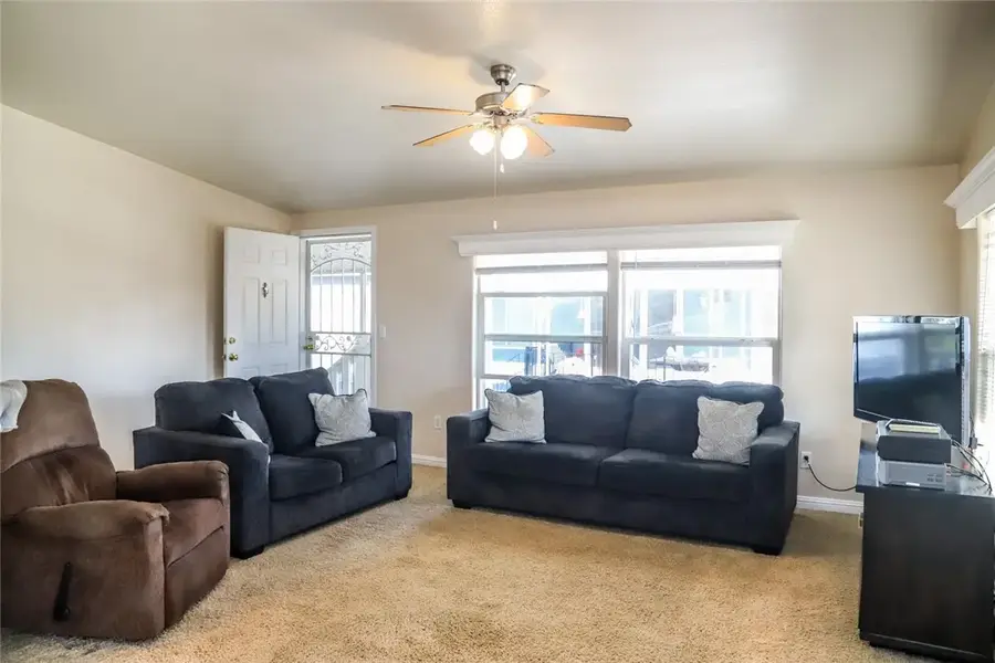 2706 W Ashlan, Fresno, CA 93705 - #3