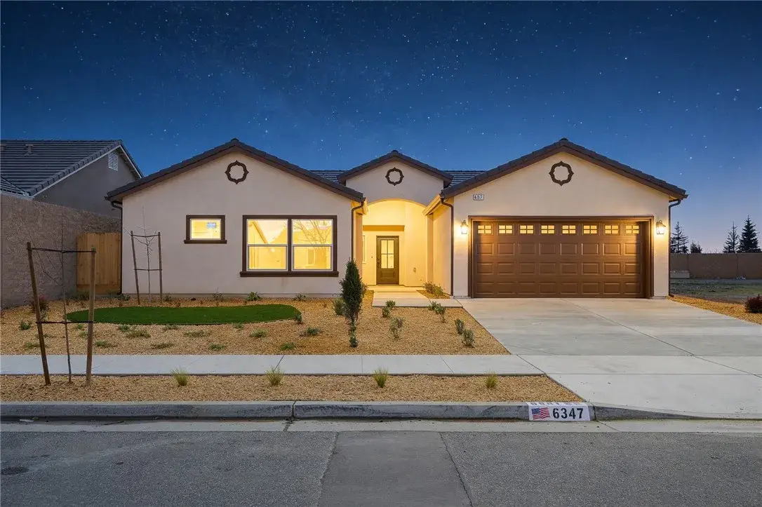 6347 W Elowin Avenue, Visalia, CA 93291 - #1