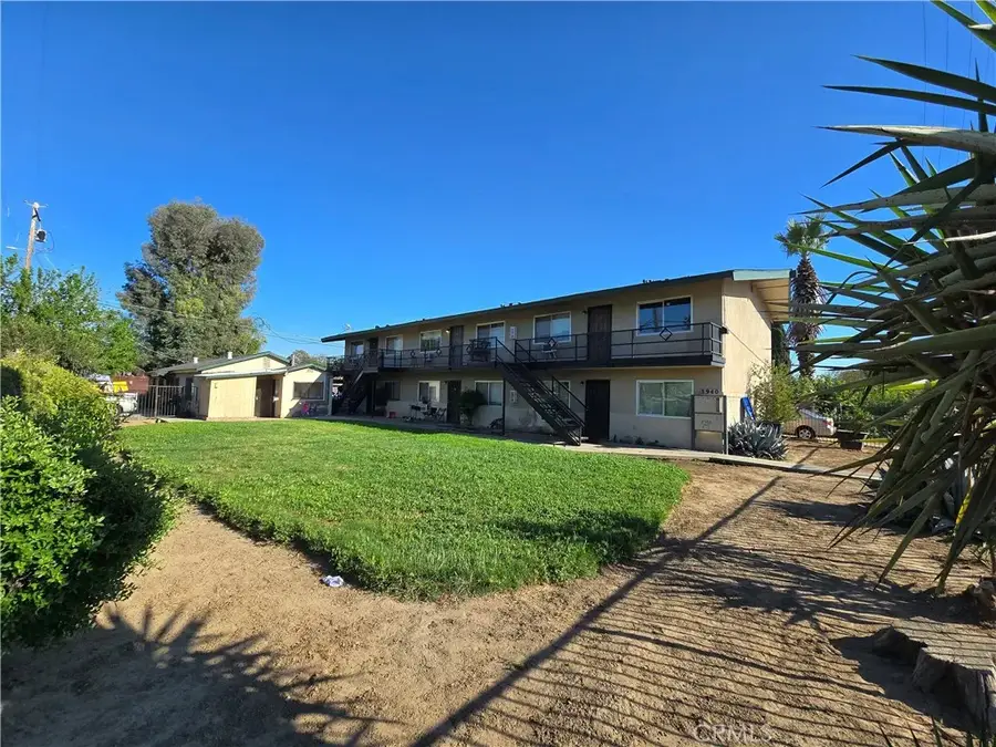3940 E Burns, Fresno, CA 93725 - #2