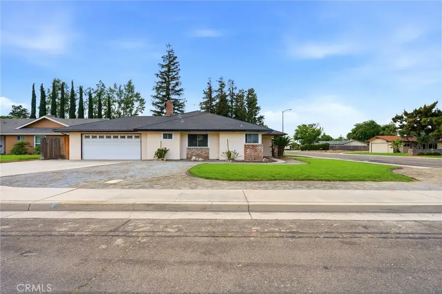 153 Bonita Ave, Fowler, CA 93625 - #3