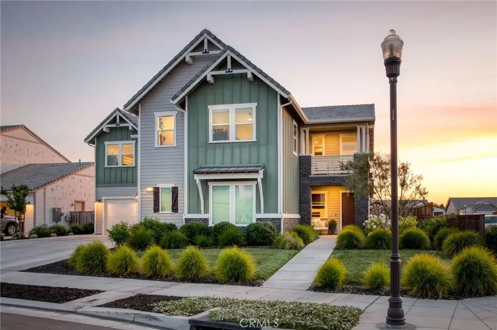 1736 N Renn, Clovis, CA 93619 - #1