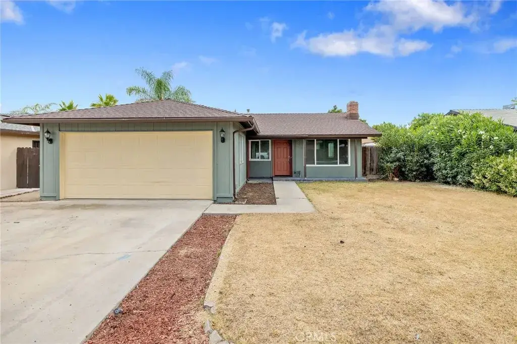 534 W Swift Avenue, Clovis, CA 93612 - #1