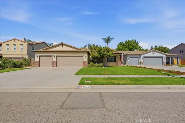 2429 N Oak Grove Court, Visalia, CA 93291